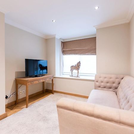 Luxury 6 Bedroom House In Southwick Street London Exterior photo