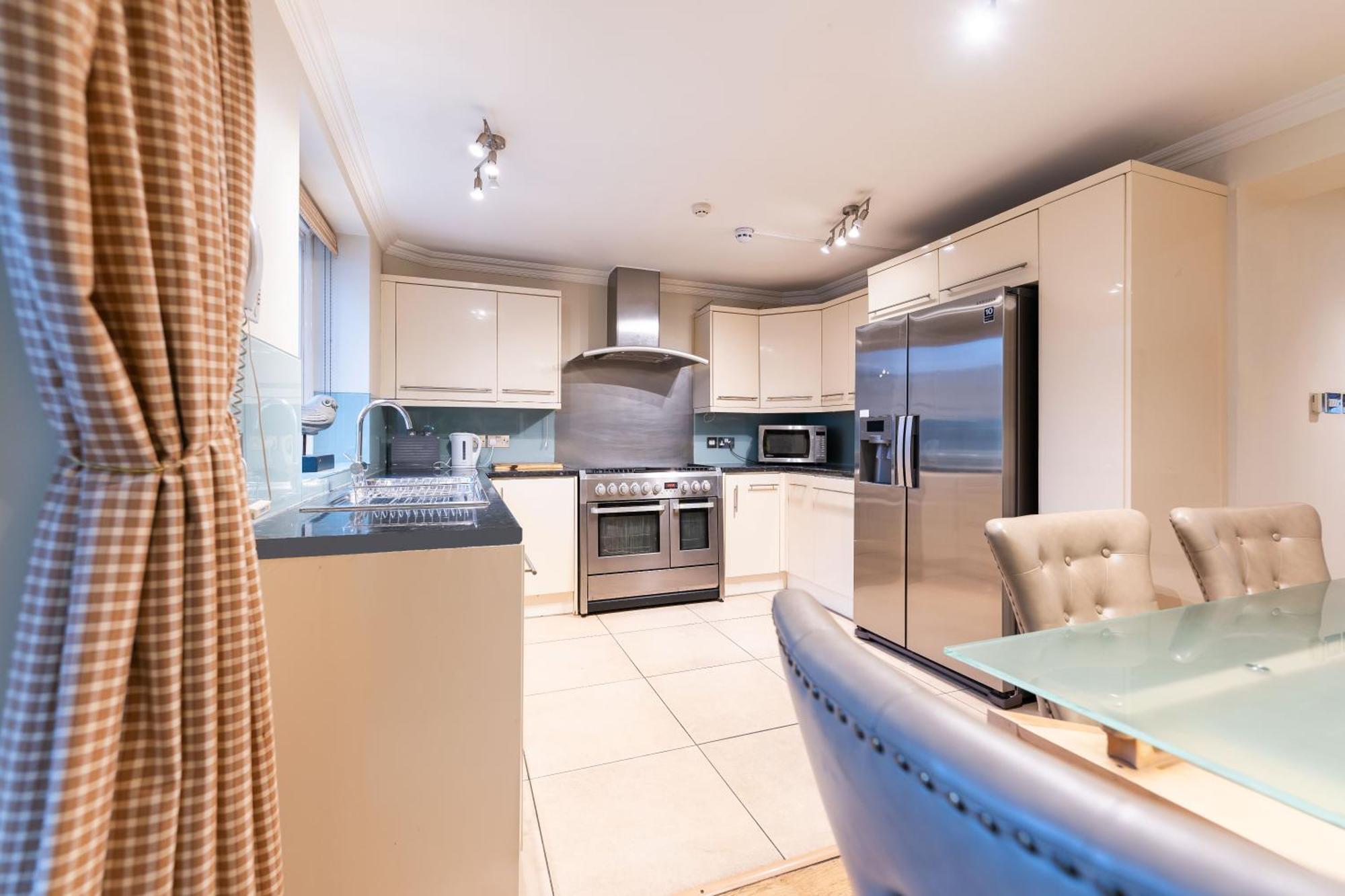 Luxury 6 Bedroom House In Southwick Street London Exterior photo