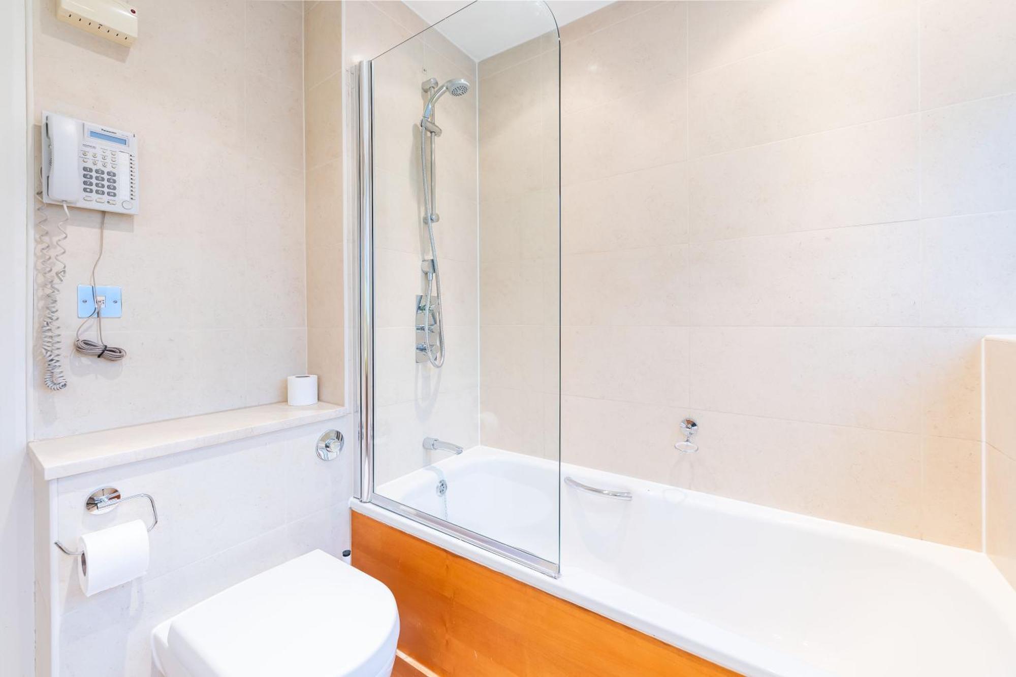 Luxury 6 Bedroom House In Southwick Street London Exterior photo