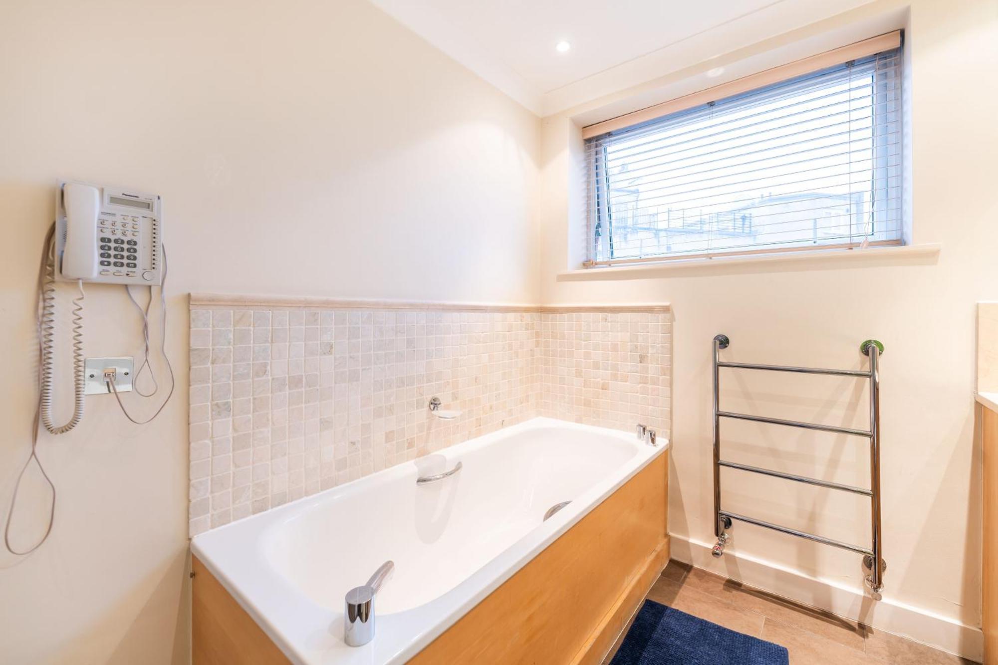 Luxury 6 Bedroom House In Southwick Street London Exterior photo