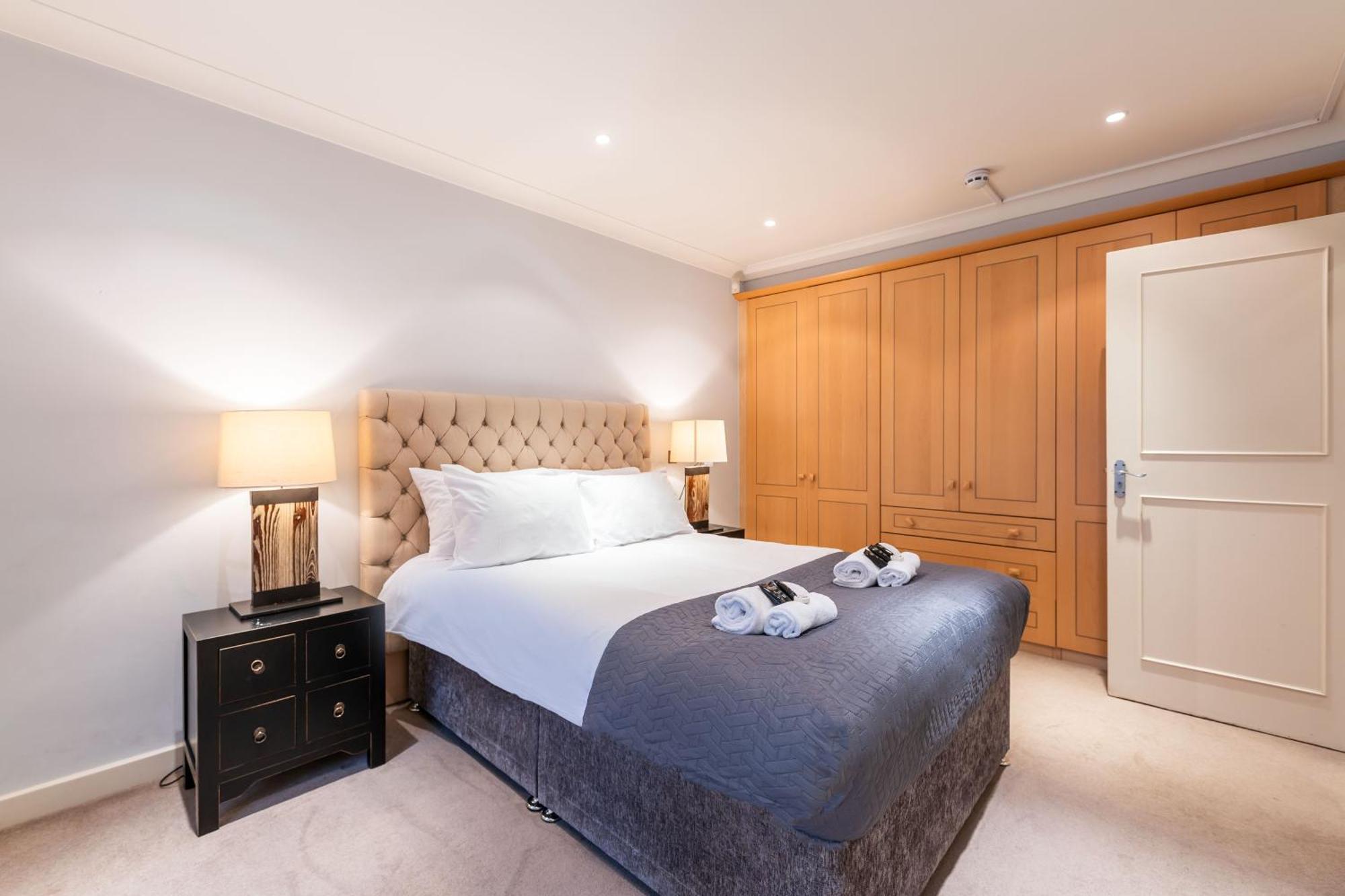 Luxury 6 Bedroom House In Southwick Street London Exterior photo