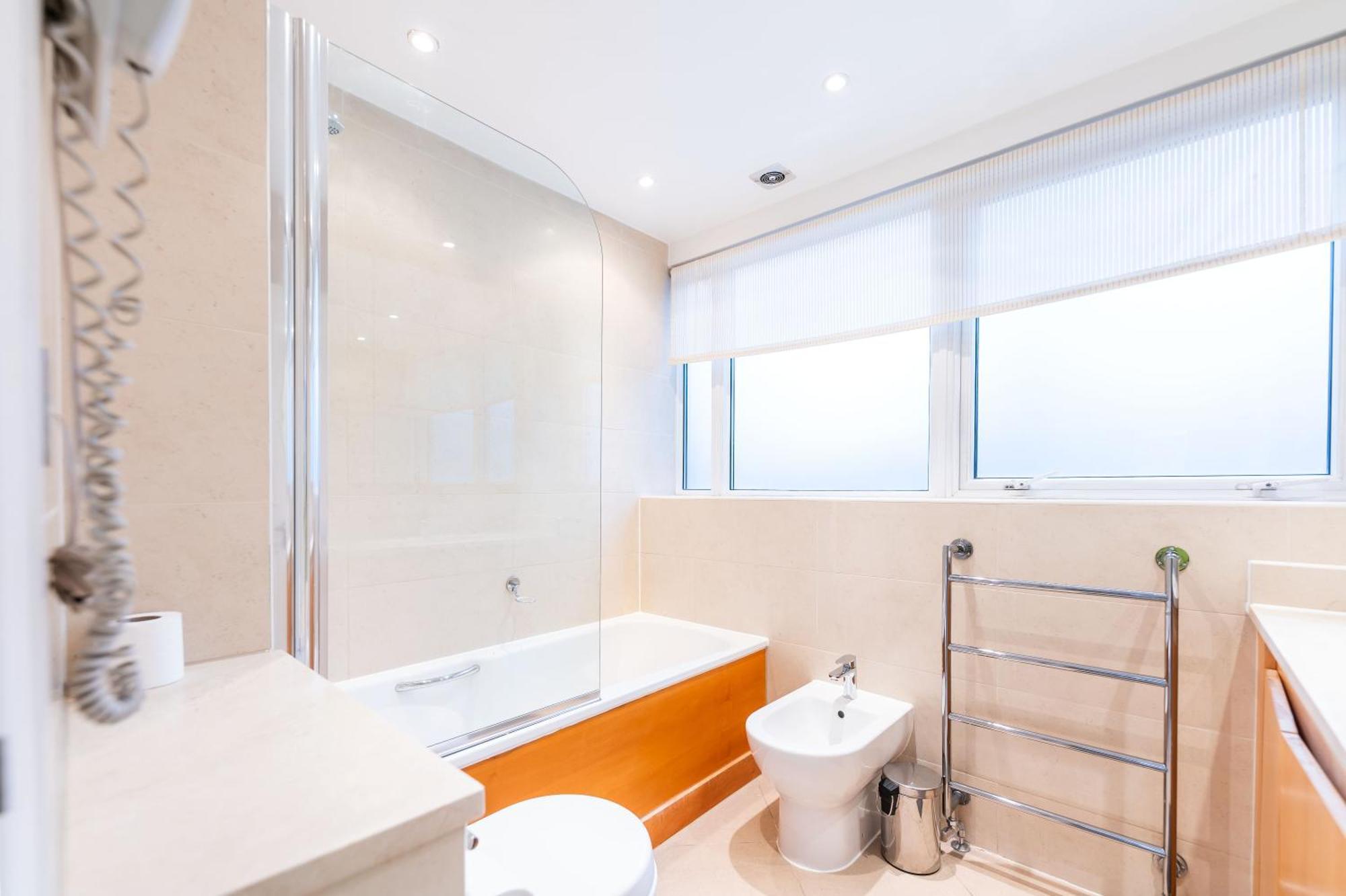 Luxury 6 Bedroom House In Southwick Street London Exterior photo