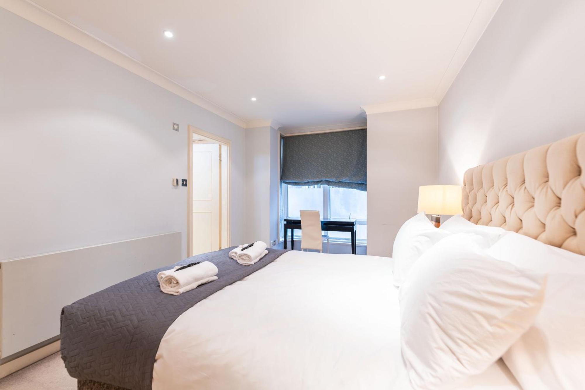 Luxury 6 Bedroom House In Southwick Street London Exterior photo